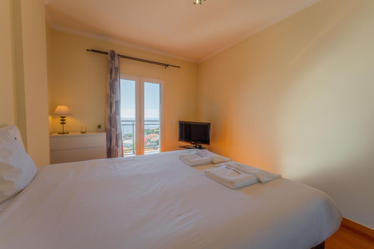 Flh Garajau Fantastic Ocean View With Balcony Apartman Funchal  Kültér fotó