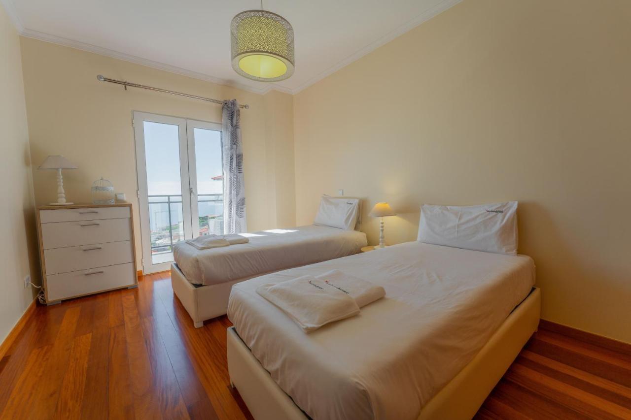 Flh Garajau Fantastic Ocean View With Balcony Apartman Funchal  Kültér fotó